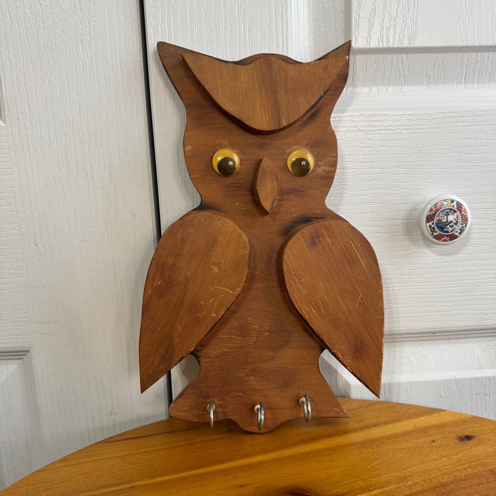 Handmade‎ wooden owl wall hanger key holder